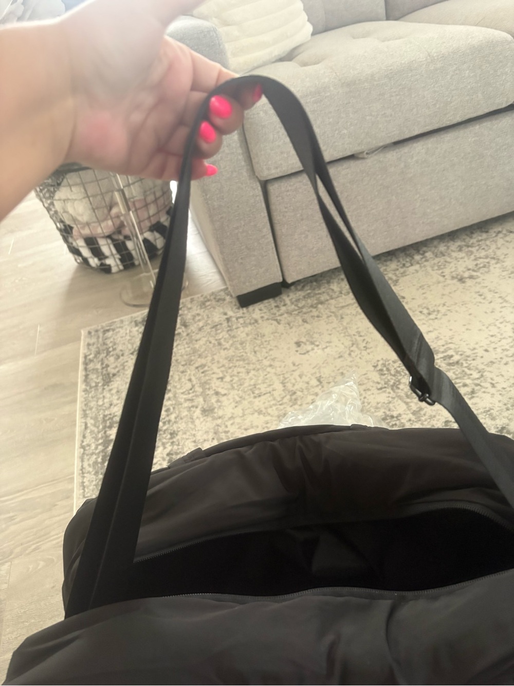 NEW amazing carryon/weekend puffer bag. - Picture 5 of 10